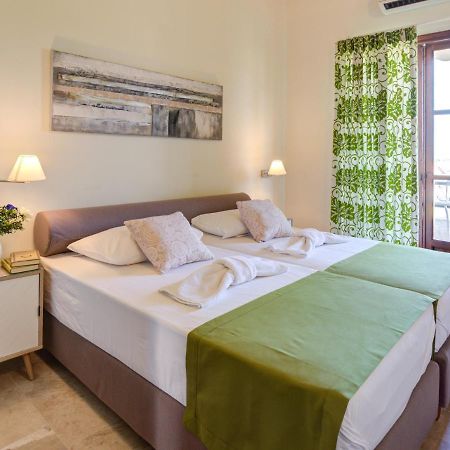 Chriselen Hotel Елеонас Екстериор снимка