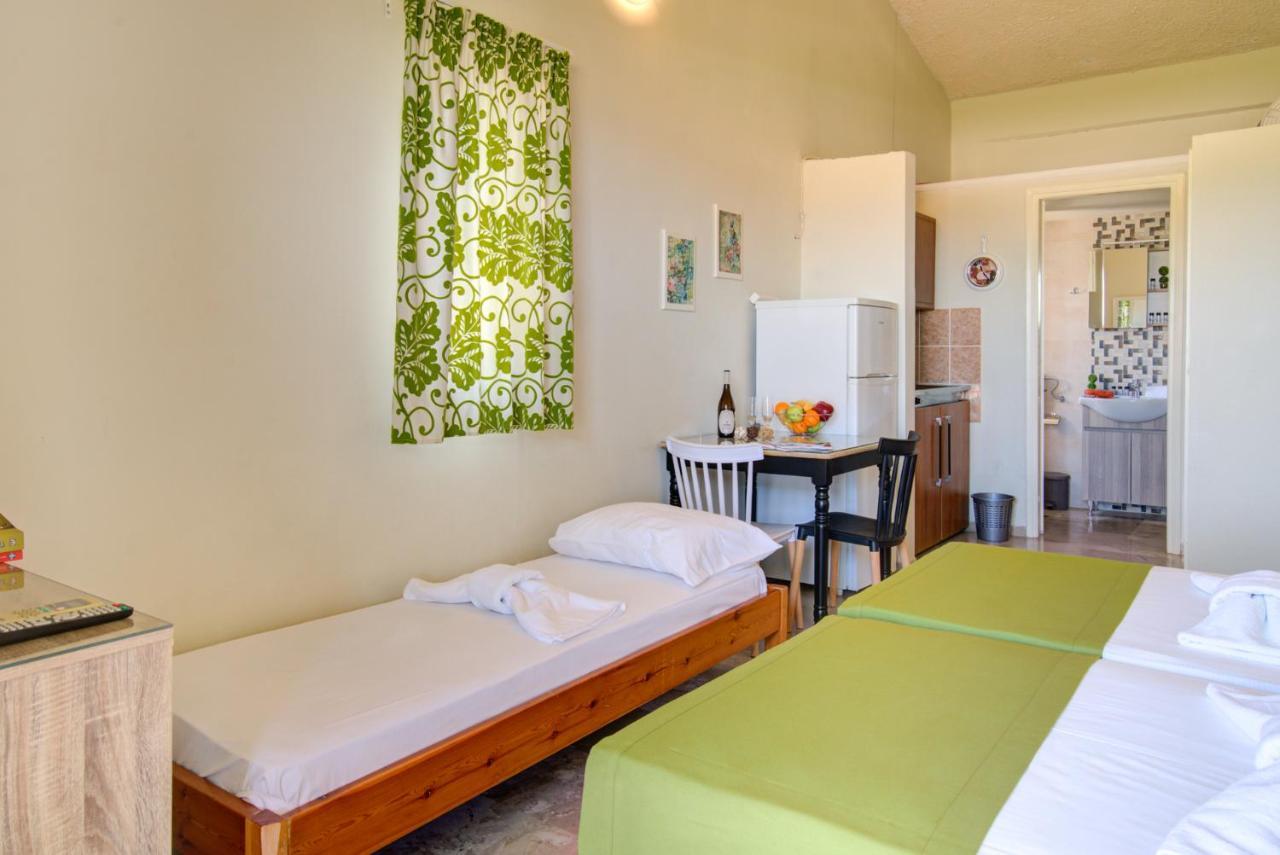 Chriselen Hotel Елеонас Екстериор снимка