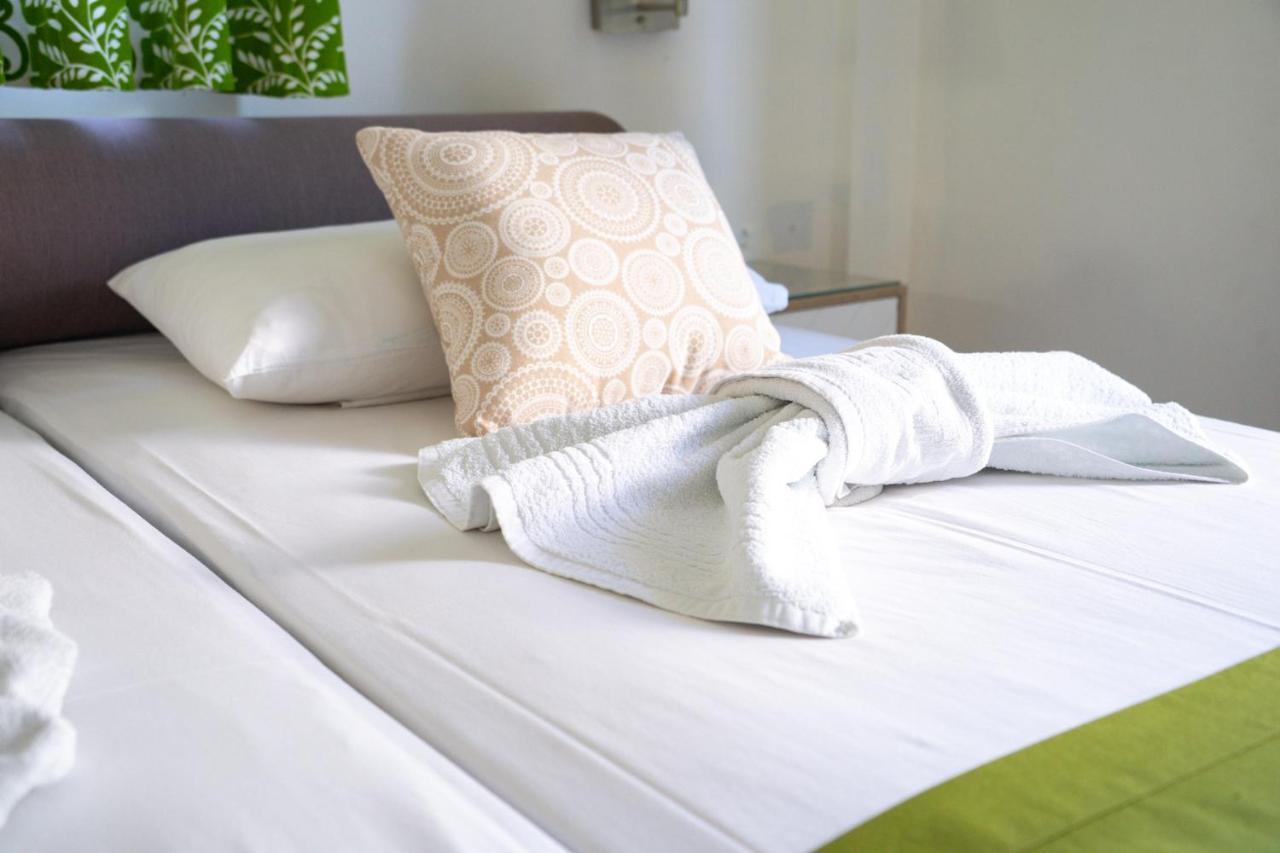Chriselen Hotel Елеонас Екстериор снимка