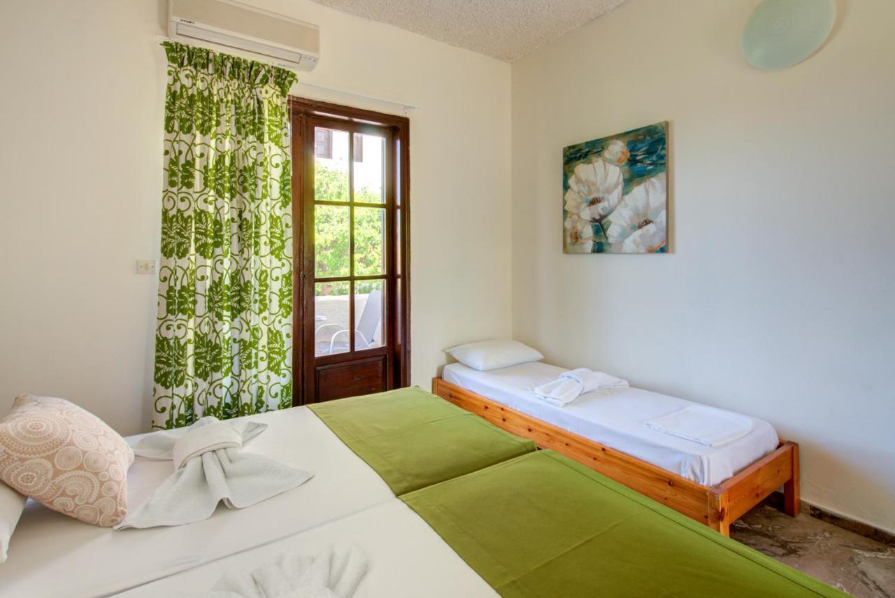 Chriselen Hotel Елеонас Екстериор снимка